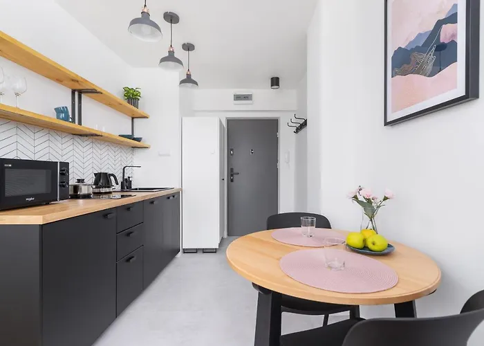 Czarnowiejska By Renters Apartment